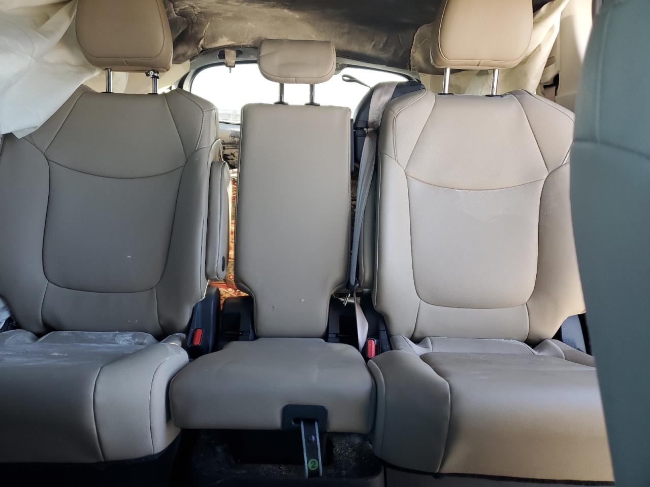 2022 TOYOTA SIENNA XLE photo 10