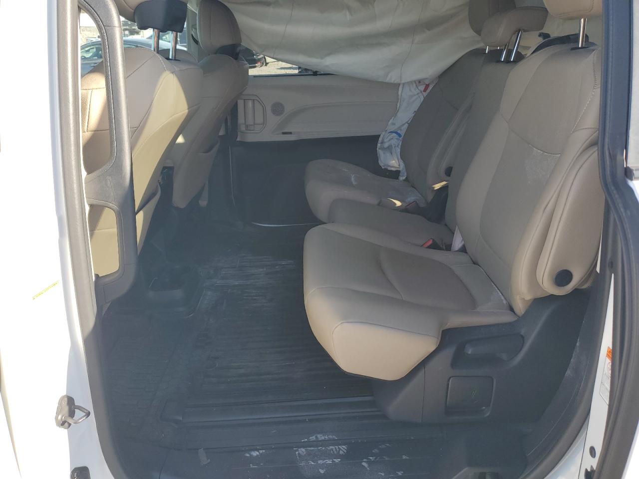 2022 TOYOTA SIENNA XLE photo 11