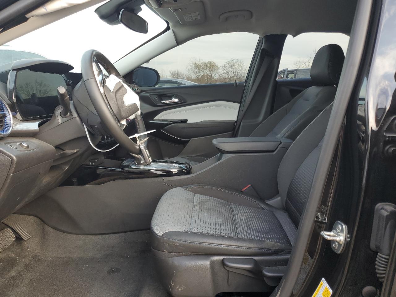 2025 CHEVROLET TRAX 1LT photo 13
