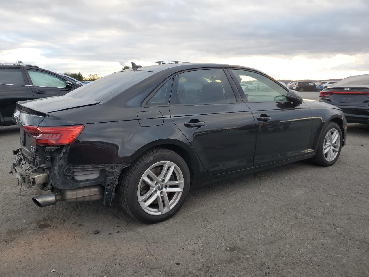 2017 AUDI A4 PREMIUM photo 3
