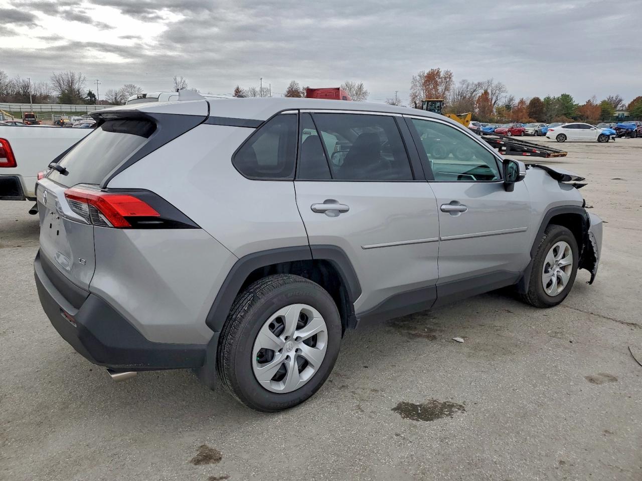 2025 TOYOTA RAV4 LE photo 3