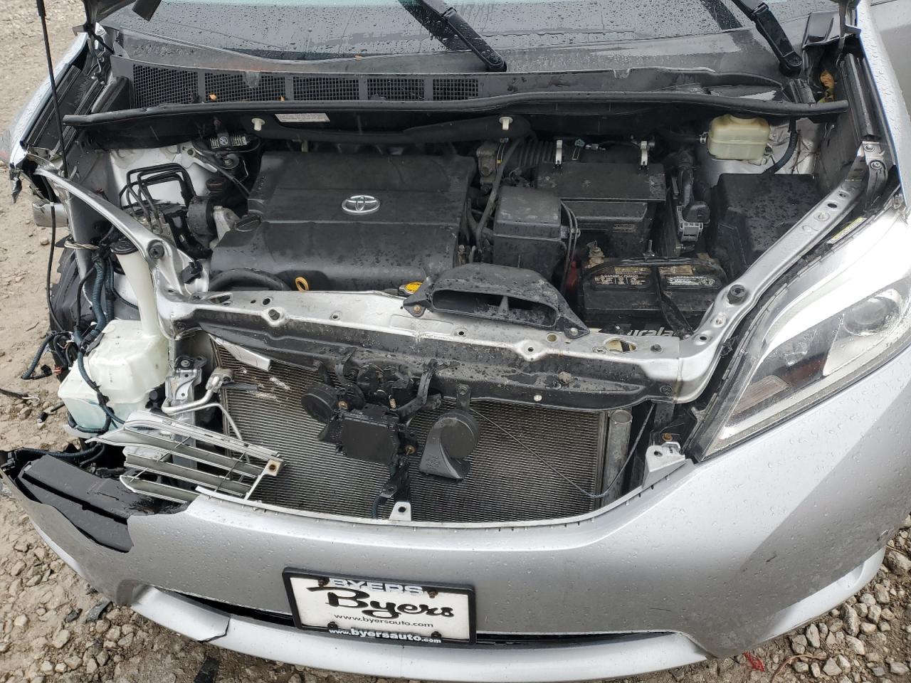 2016 TOYOTA SIENNA photo 12