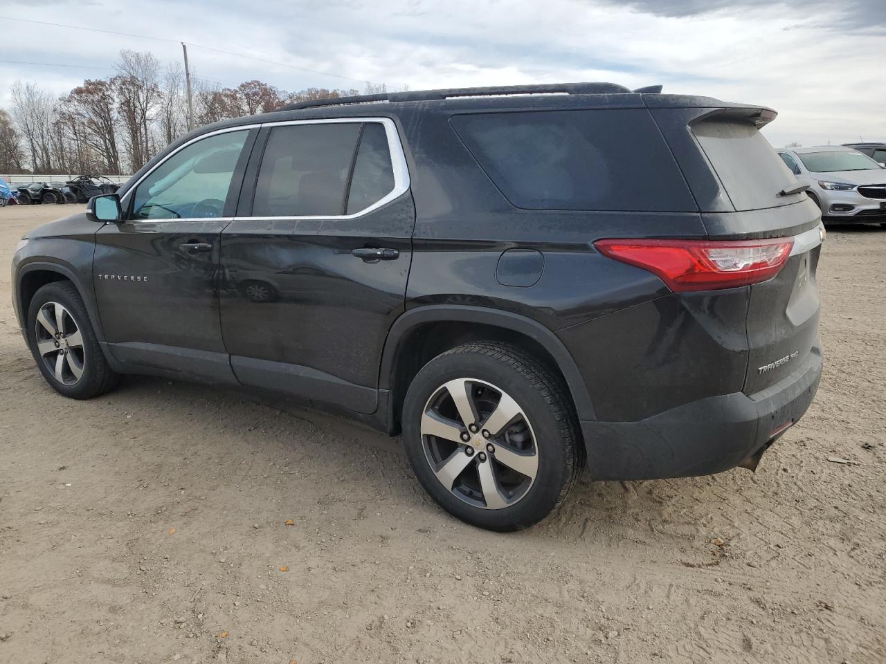2019 CHEVROLET TRAVERSE LT photo 4