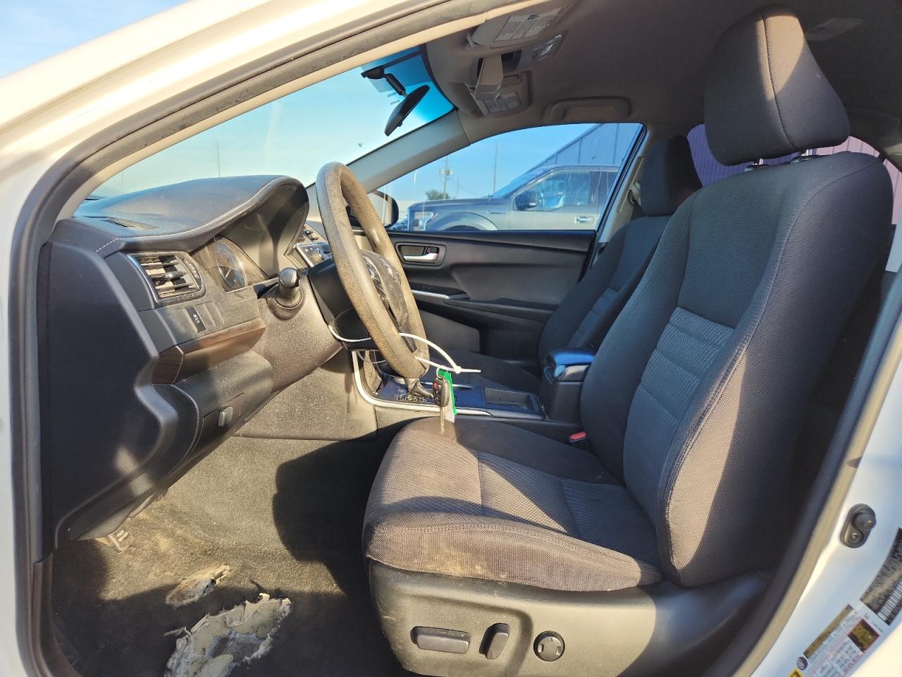 2017 TOYOTA CAMRY LE photo 7