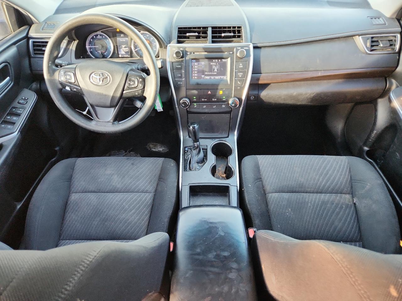 2017 TOYOTA CAMRY LE photo 8