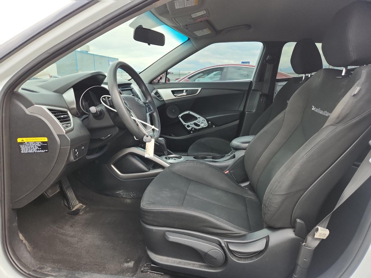 2016 HYUNDAI VELOSTER BASE photo 19