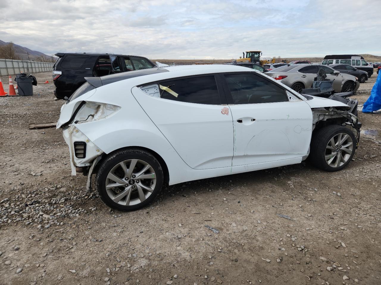 2016 HYUNDAI VELOSTER BASE photo 7