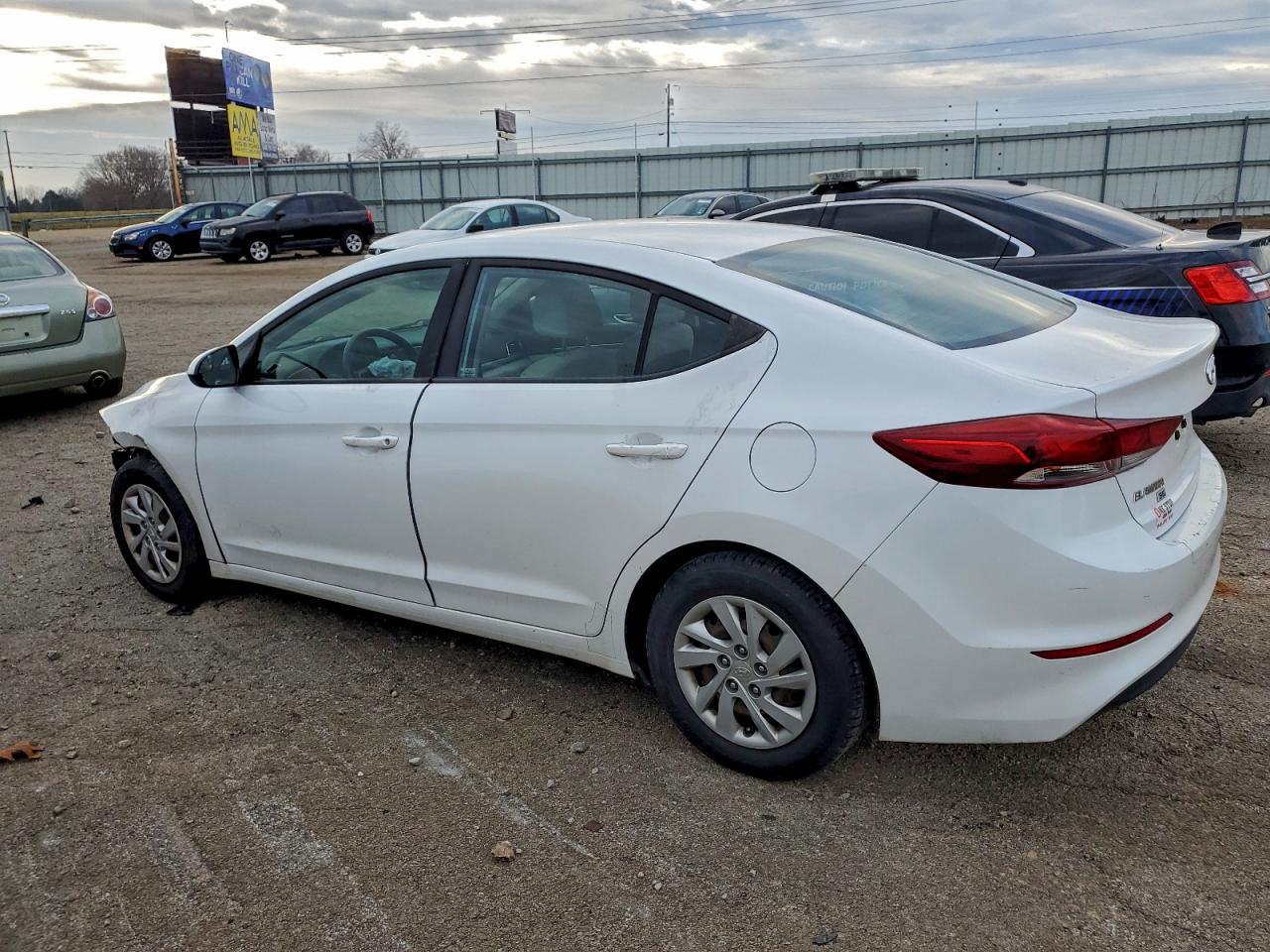 2018 HYUNDAI ELANTRA SE photo 2