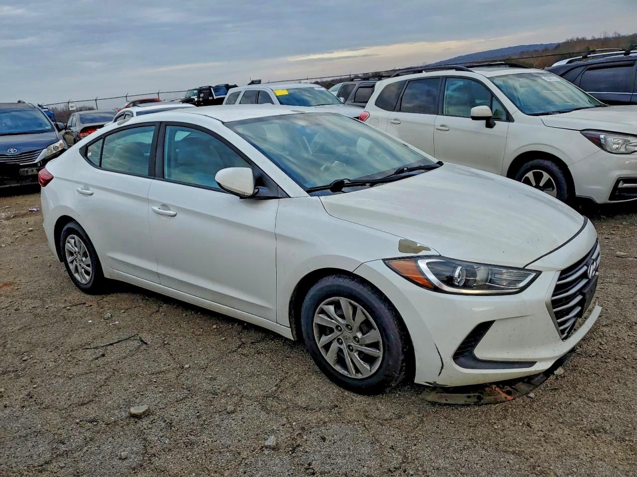 2018 HYUNDAI ELANTRA SE photo 4
