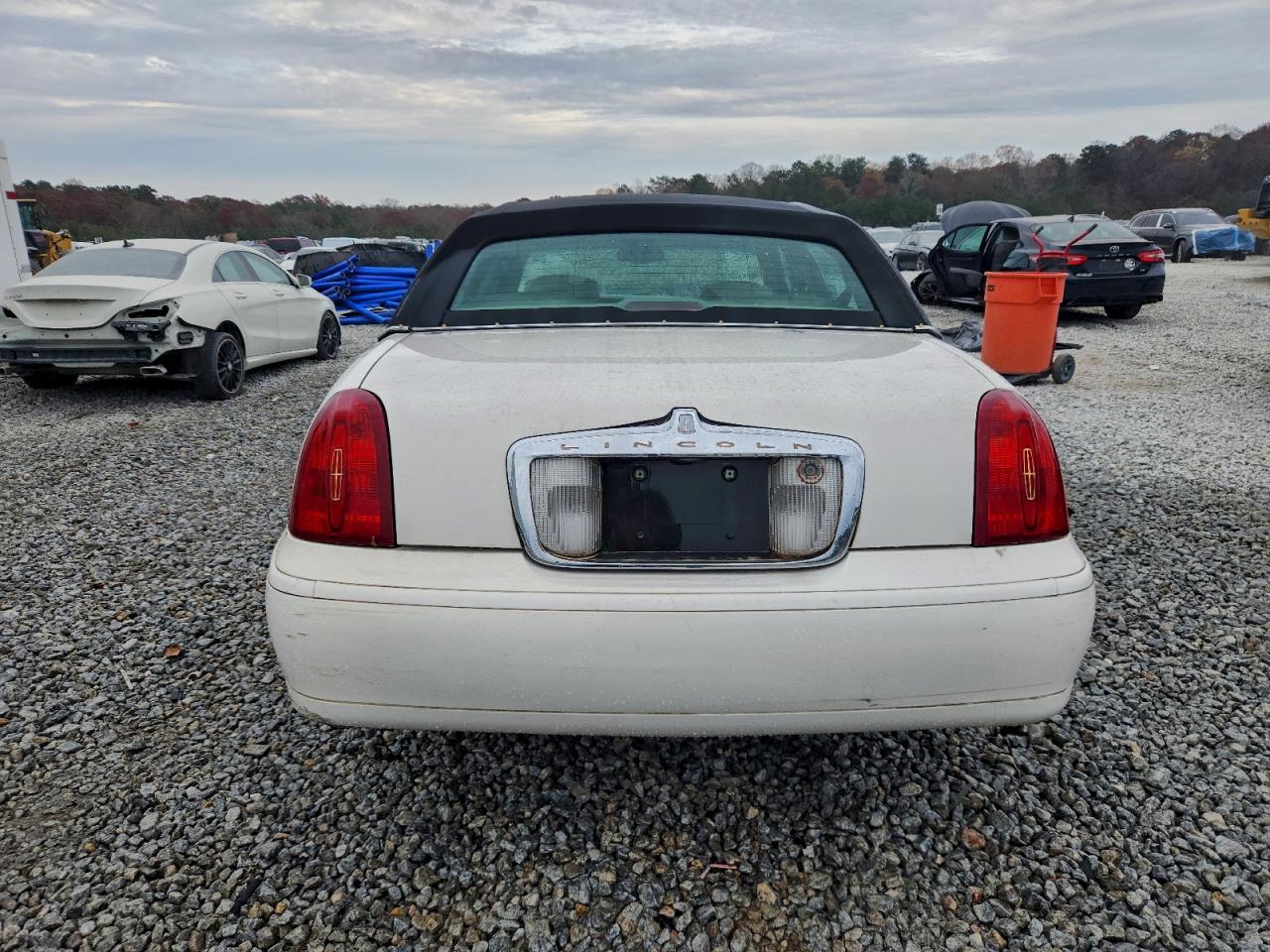 2000 LINCOLN TOWN CAR SIGNATURE photo 11