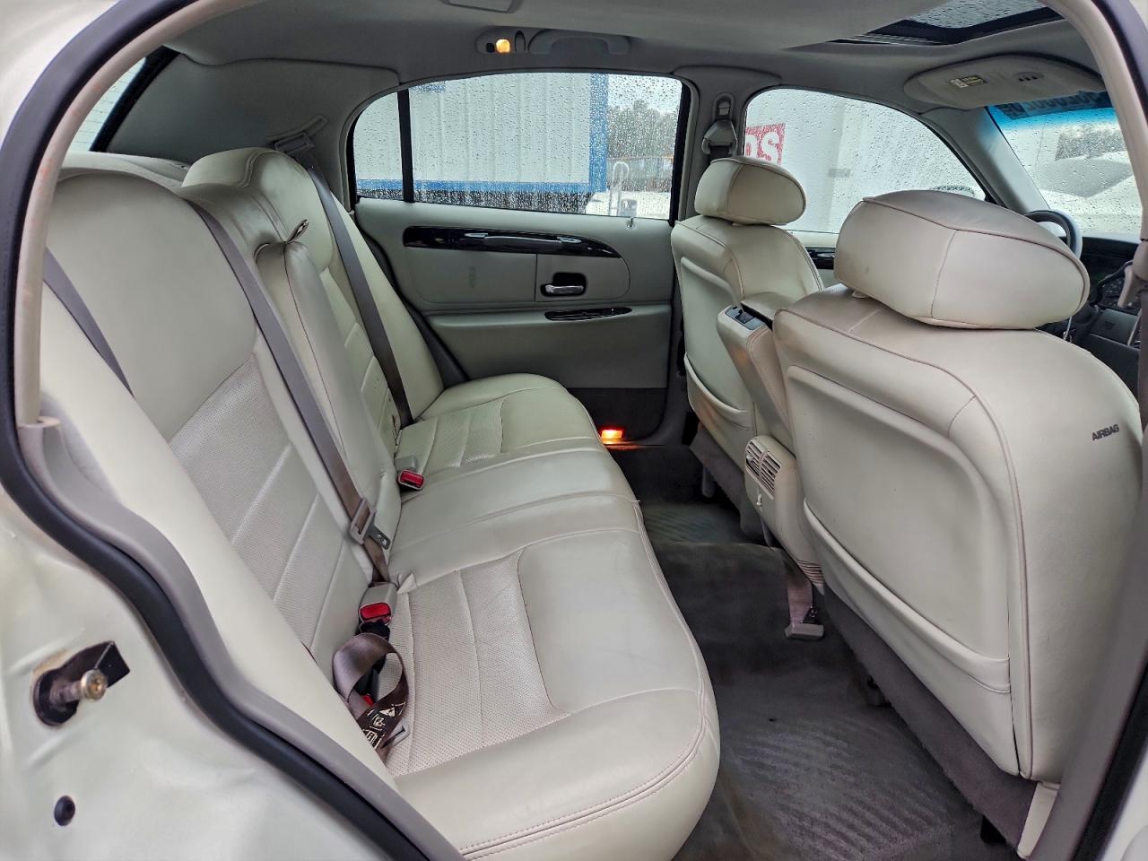2000 LINCOLN TOWN CAR SIGNATURE photo 19