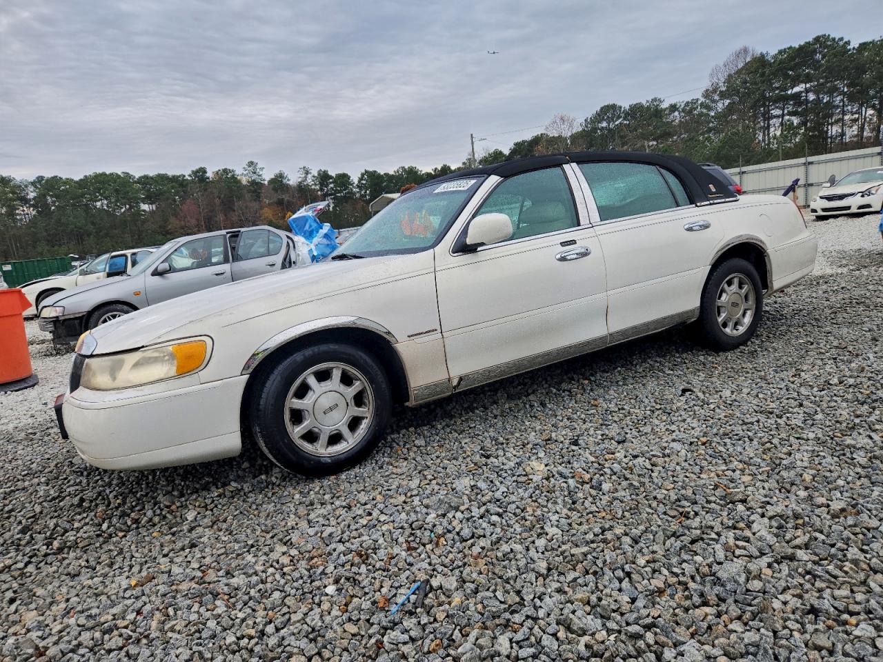 2000 LINCOLN TOWN CAR