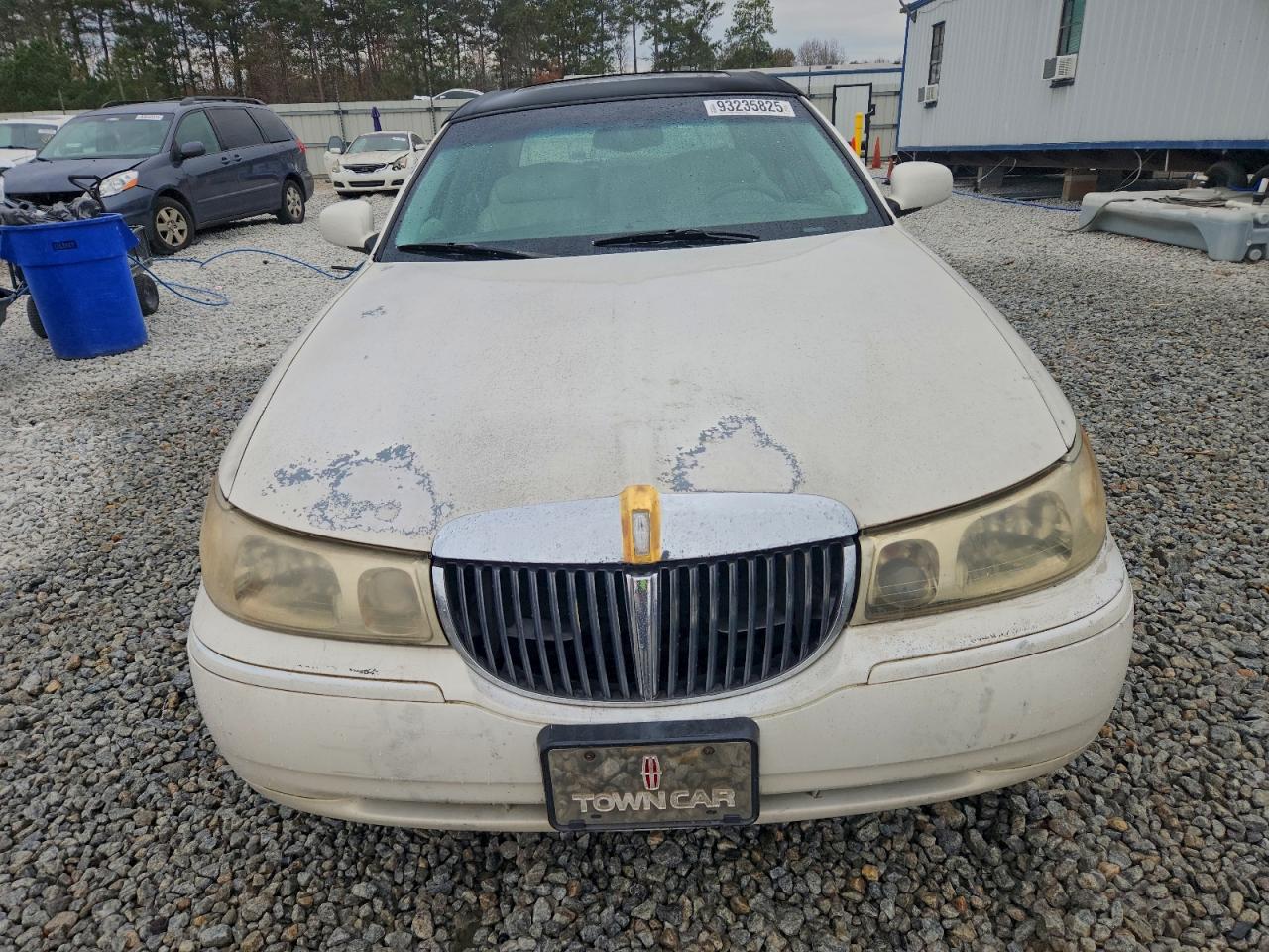 2000 LINCOLN TOWN CAR SIGNATURE photo 9