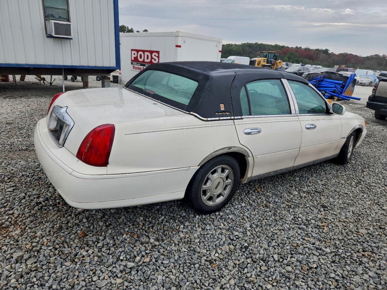 2000 LINCOLN TOWN CAR SIGNATURE photo 5