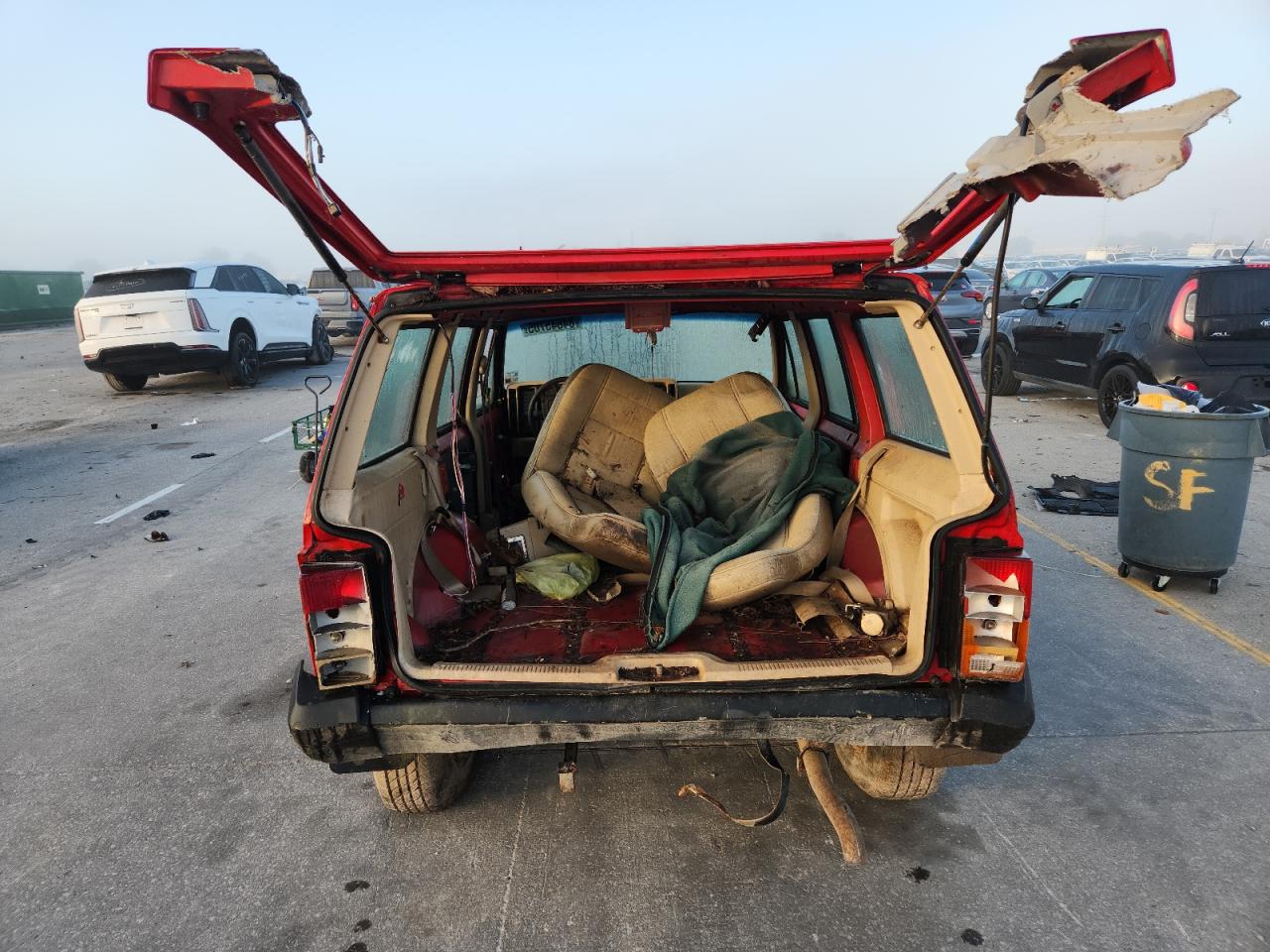 1996 JEEP CHEROKEE photo 11