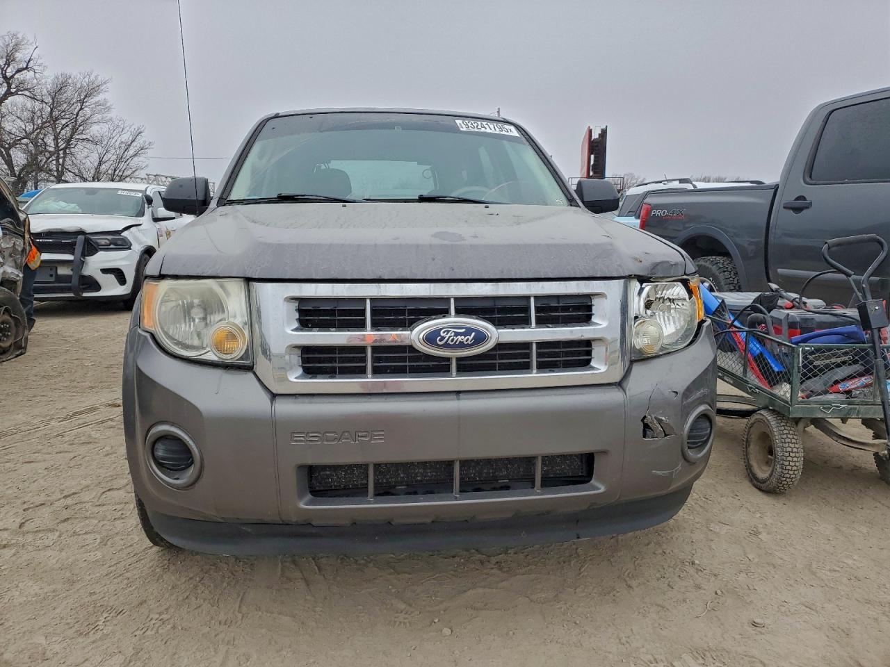 2011 FORD ESCAPE photo 9