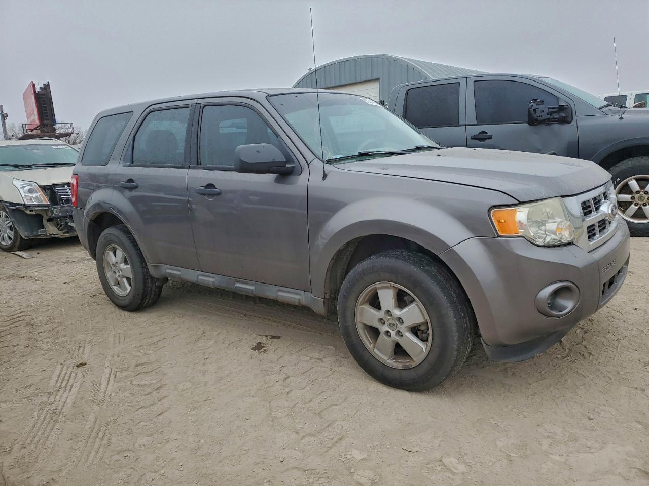 2011 FORD ESCAPE photo 7