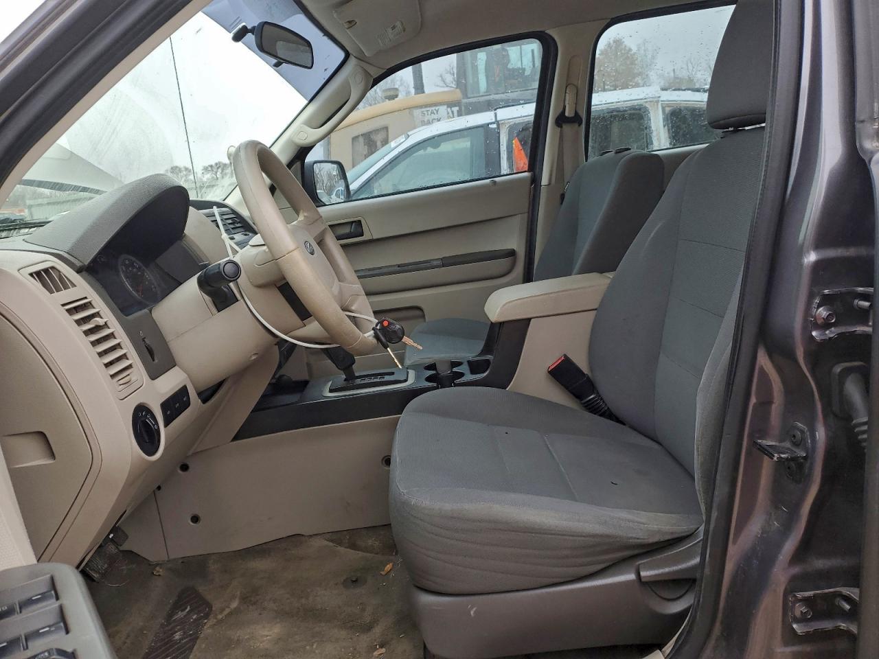 2011 FORD ESCAPE photo 13