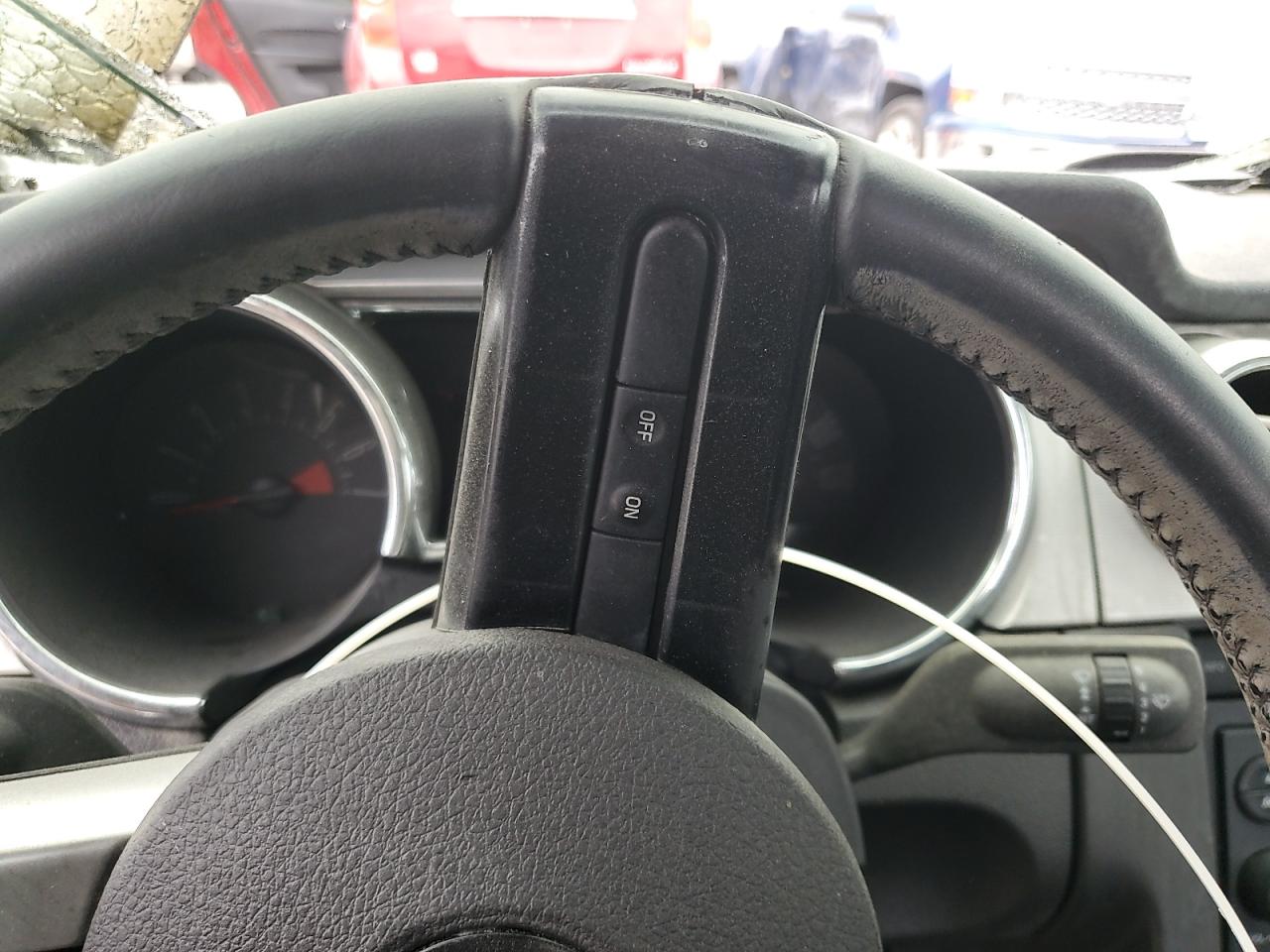 2006 FORD MUSTANG photo 9
