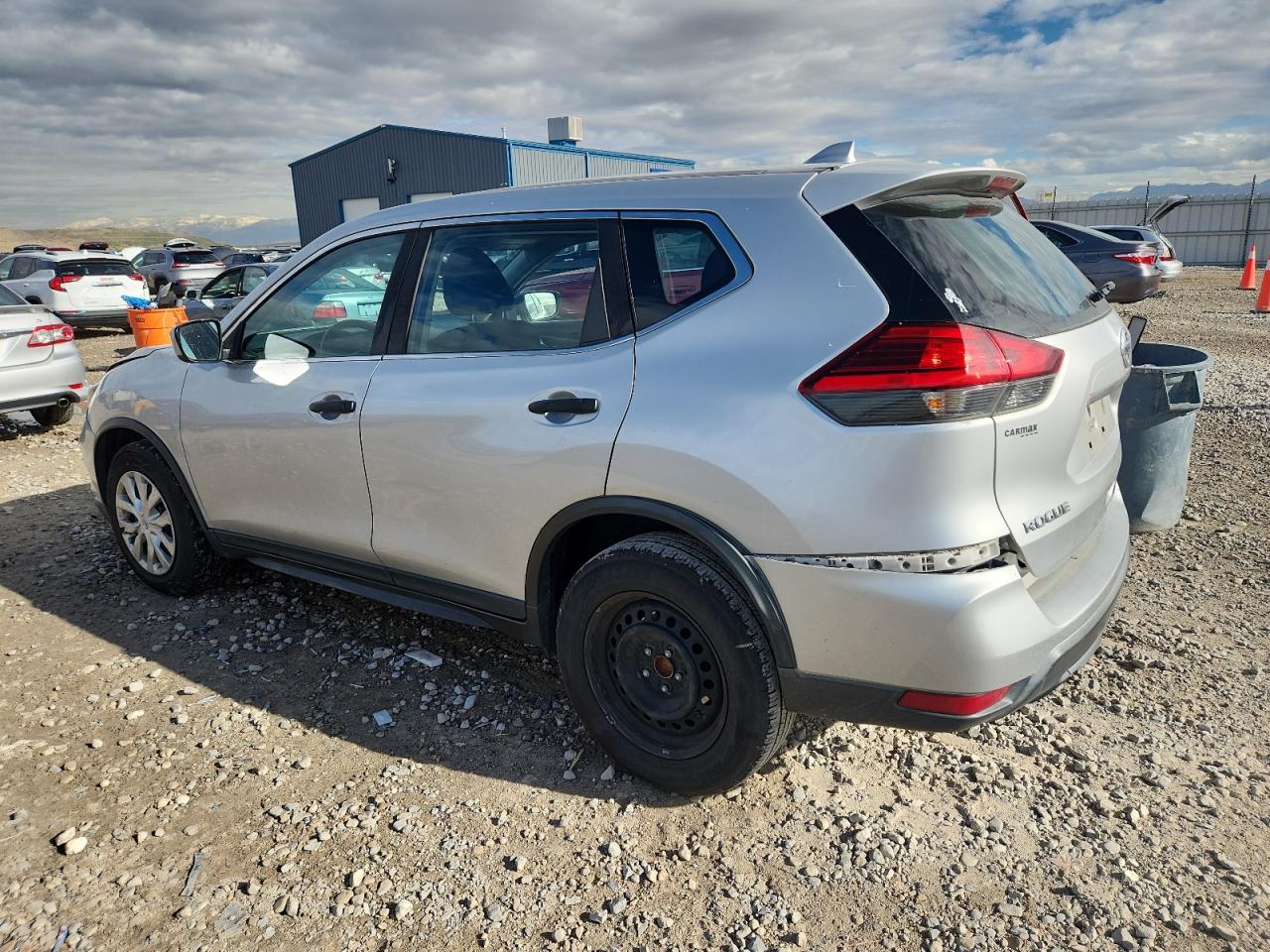 2017 NISSAN ROGUE S photo 3