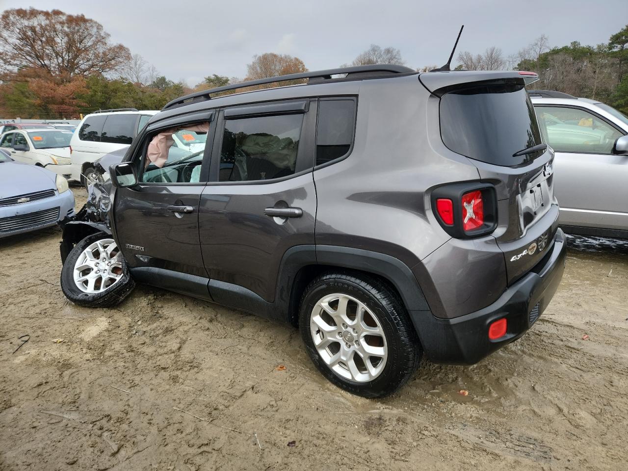 2017 JEEP RENEGADE LATITUDE photo 4