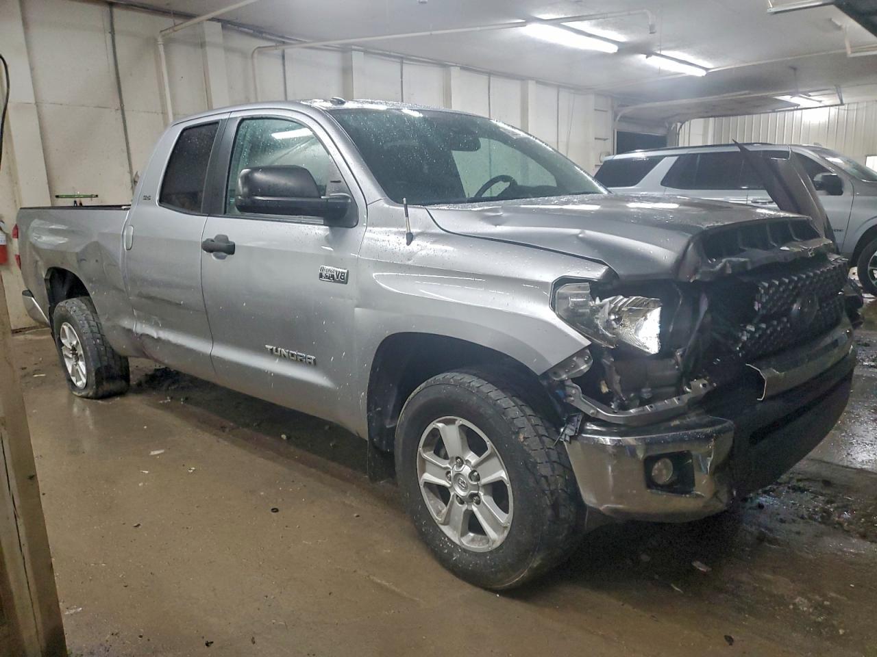2018 TOYOTA TUNDRA DOUBLE CAB SR photo 4