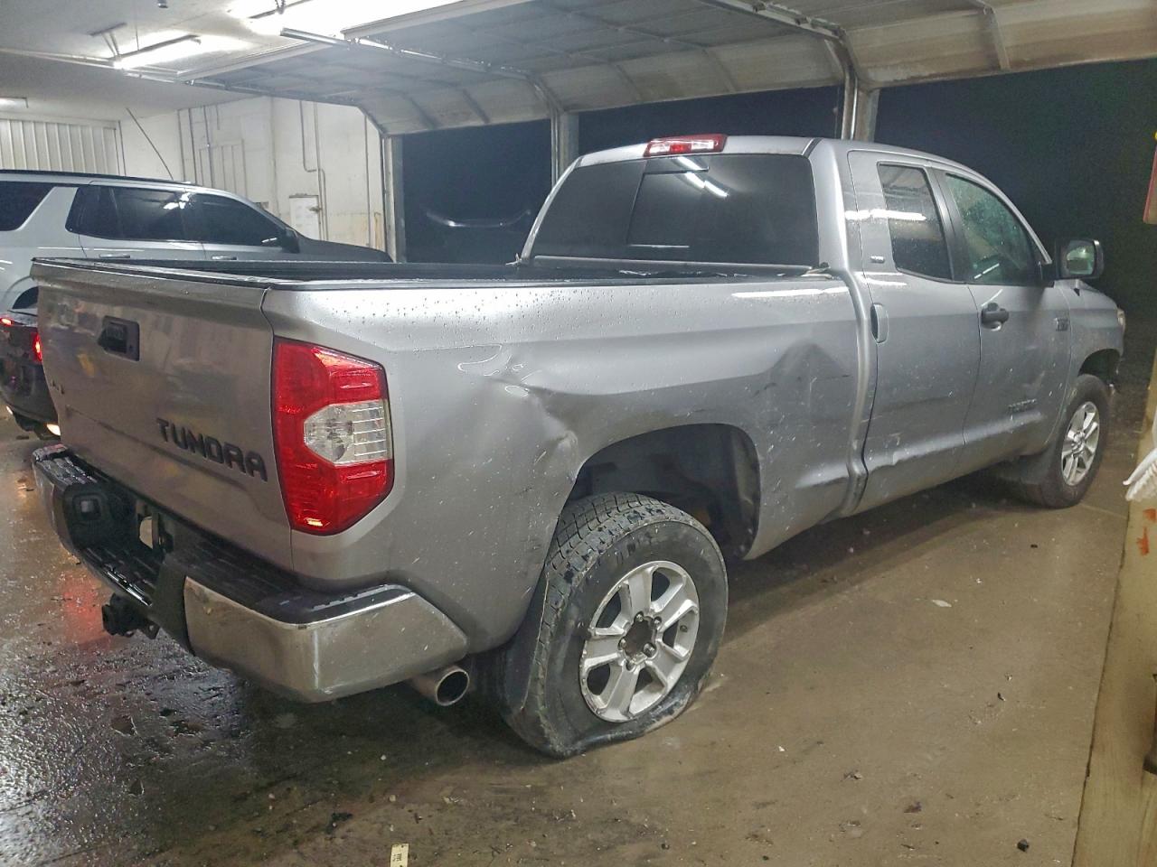 2018 TOYOTA TUNDRA DOUBLE CAB SR photo 3