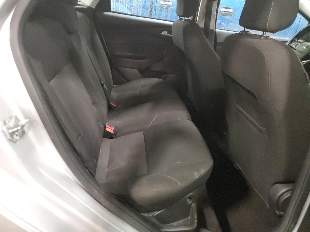 2018 FORD FOCUS SE photo 10