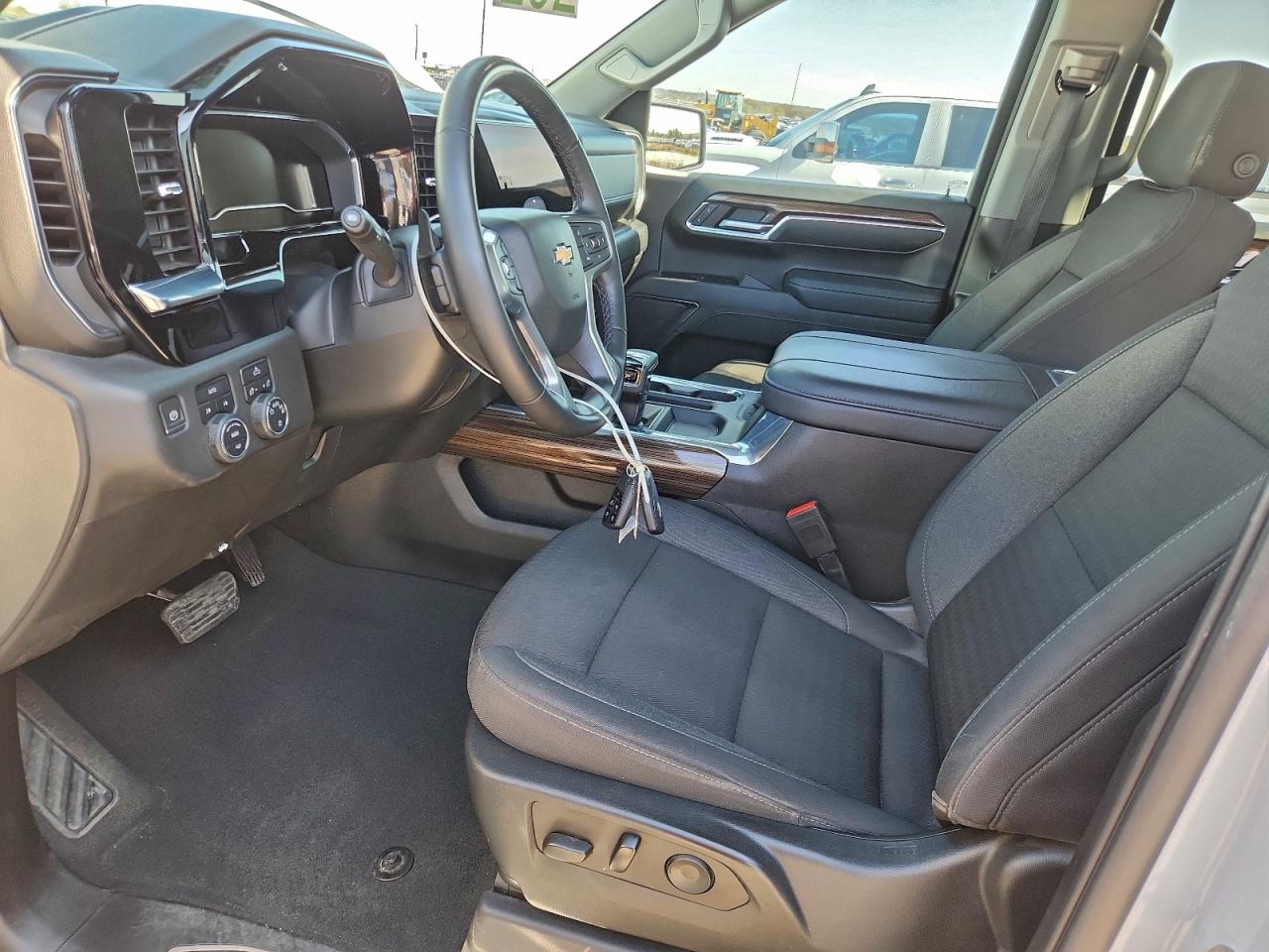 2023 CHEVROLET SILVERADO K1500 LT photo 7