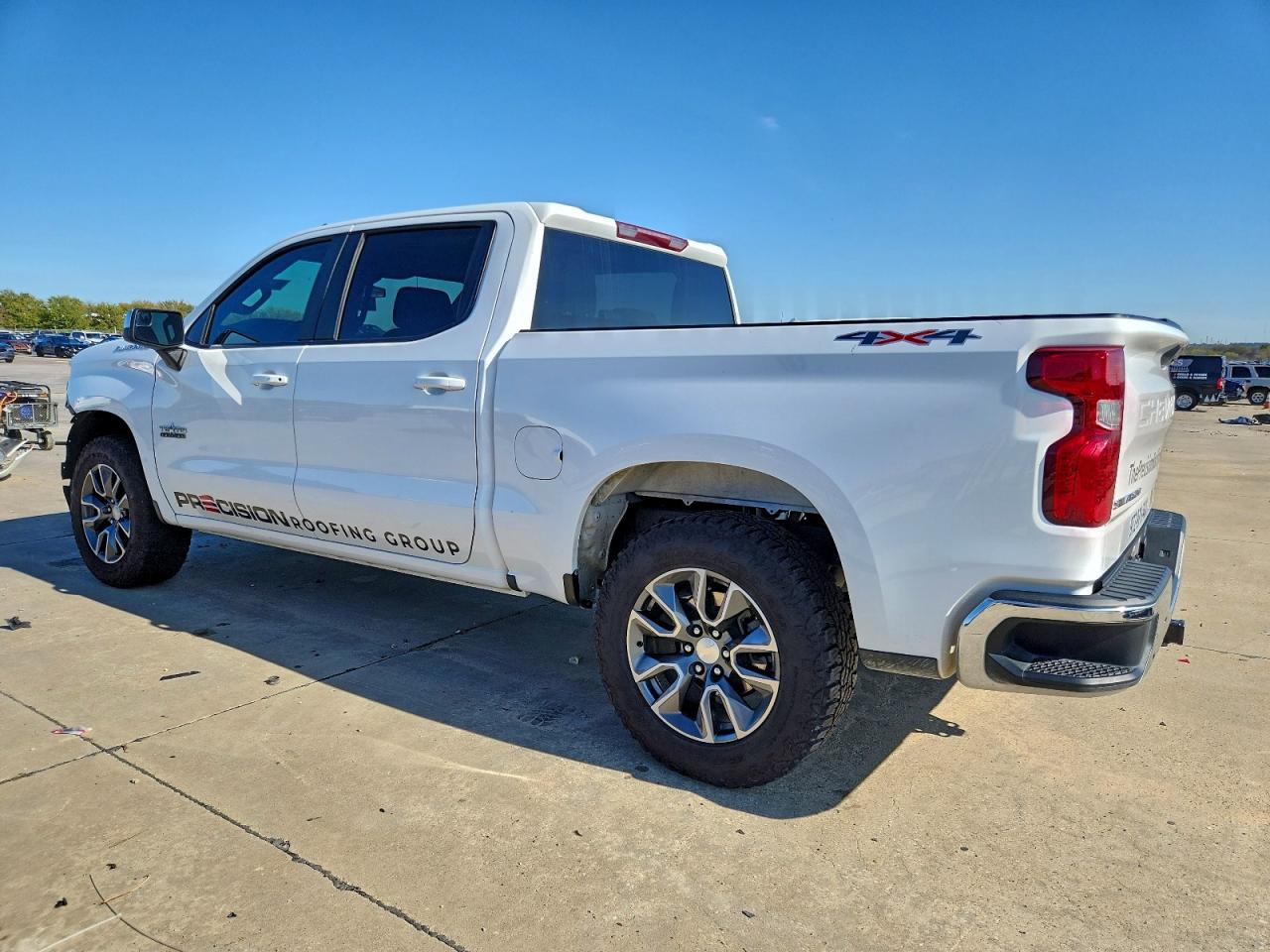 2023 CHEVROLET SILVERADO K1500 LT photo 2