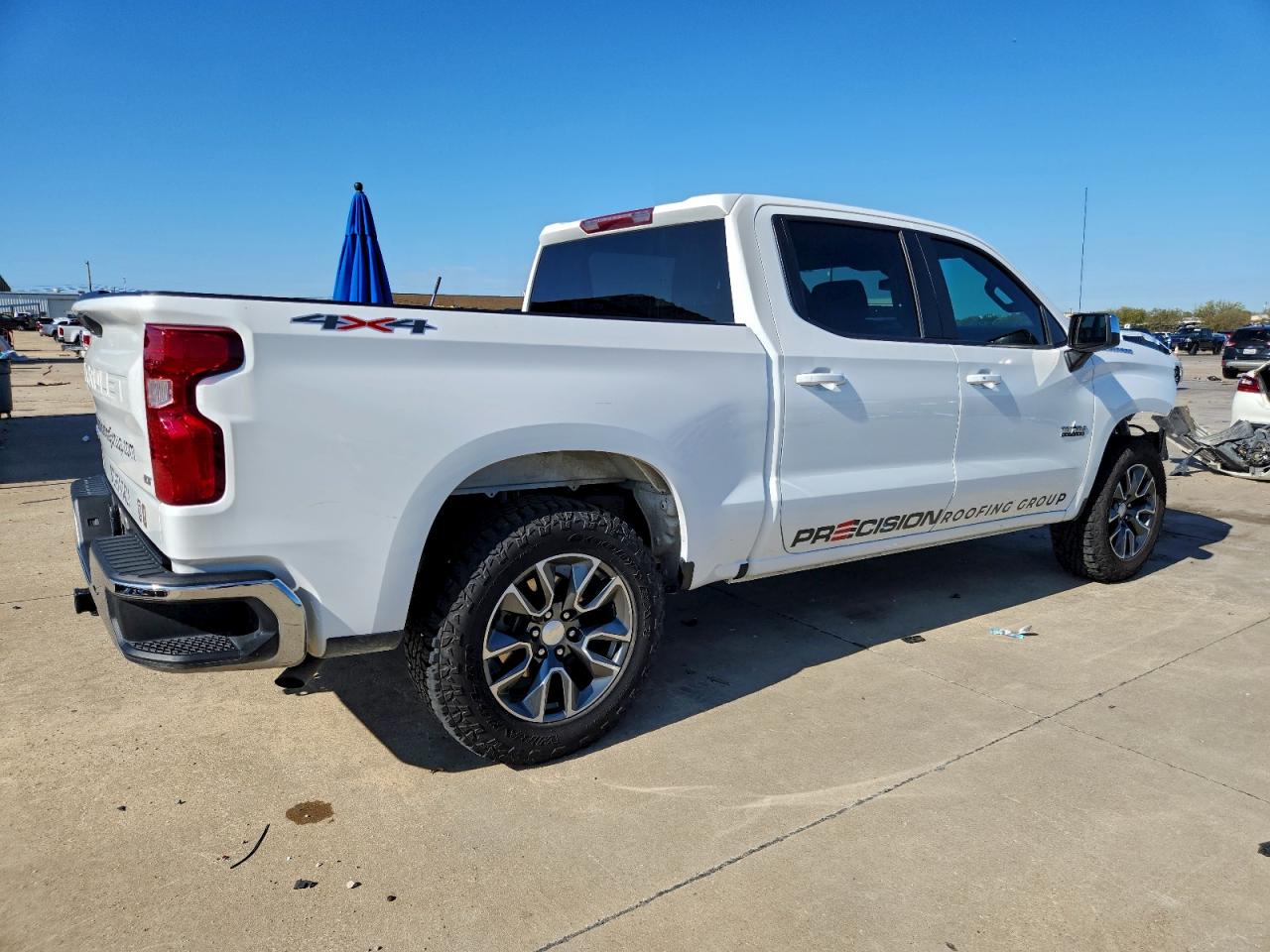 2023 CHEVROLET SILVERADO K1500 LT photo 3
