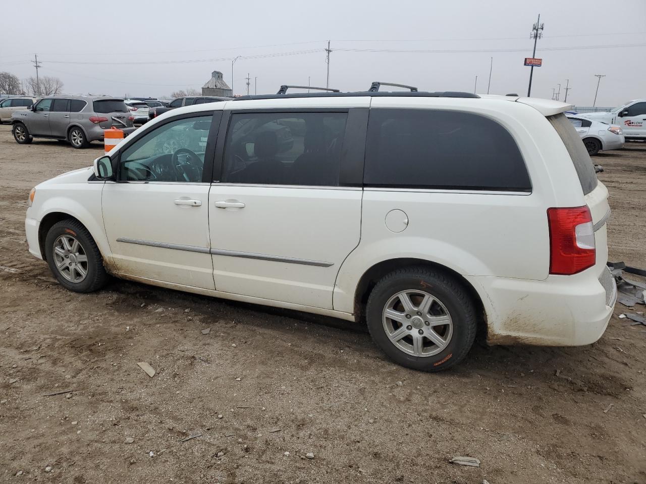 2012 CHRYSLER TOWN & COUNTRY TOURING photo 3