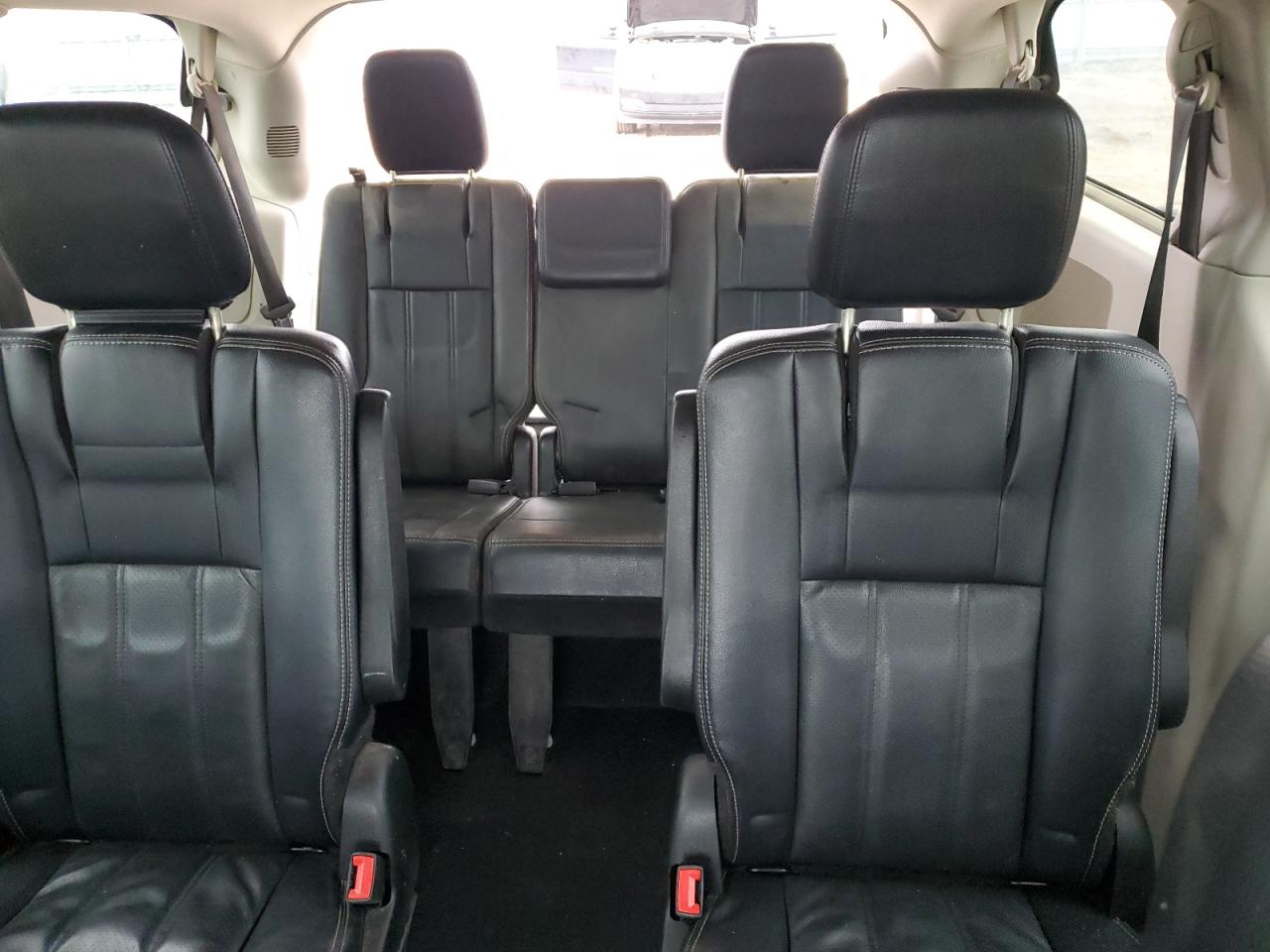 2012 CHRYSLER TOWN & COUNTRY TOURING photo 19