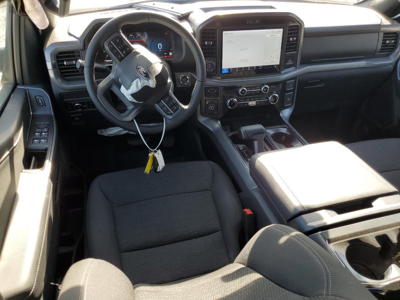 2025 FORD F150 XLT photo 8