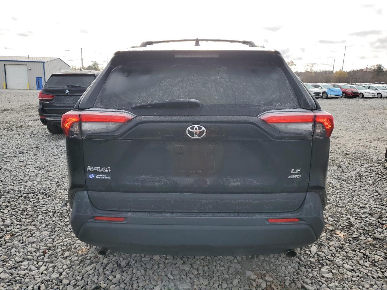 2021 TOYOTA RAV4 LE photo 6
