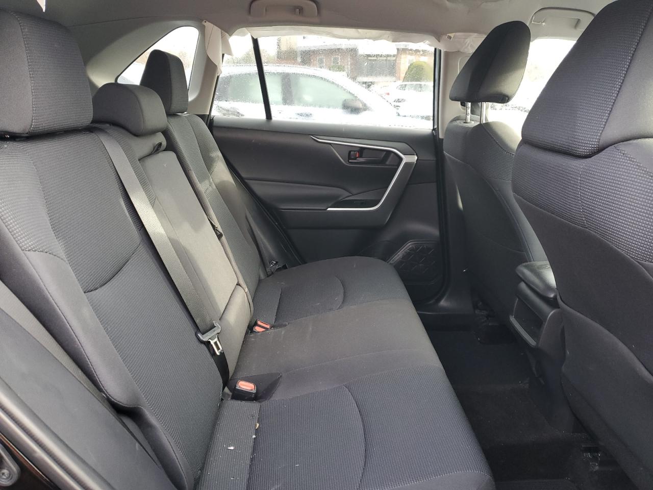 2021 TOYOTA RAV4 LE photo 11