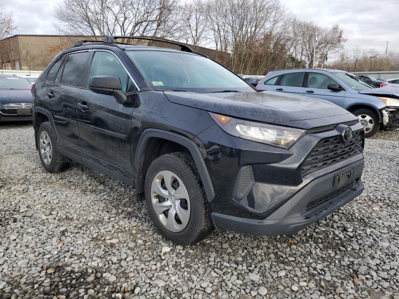 2021 TOYOTA RAV4 LE photo 4