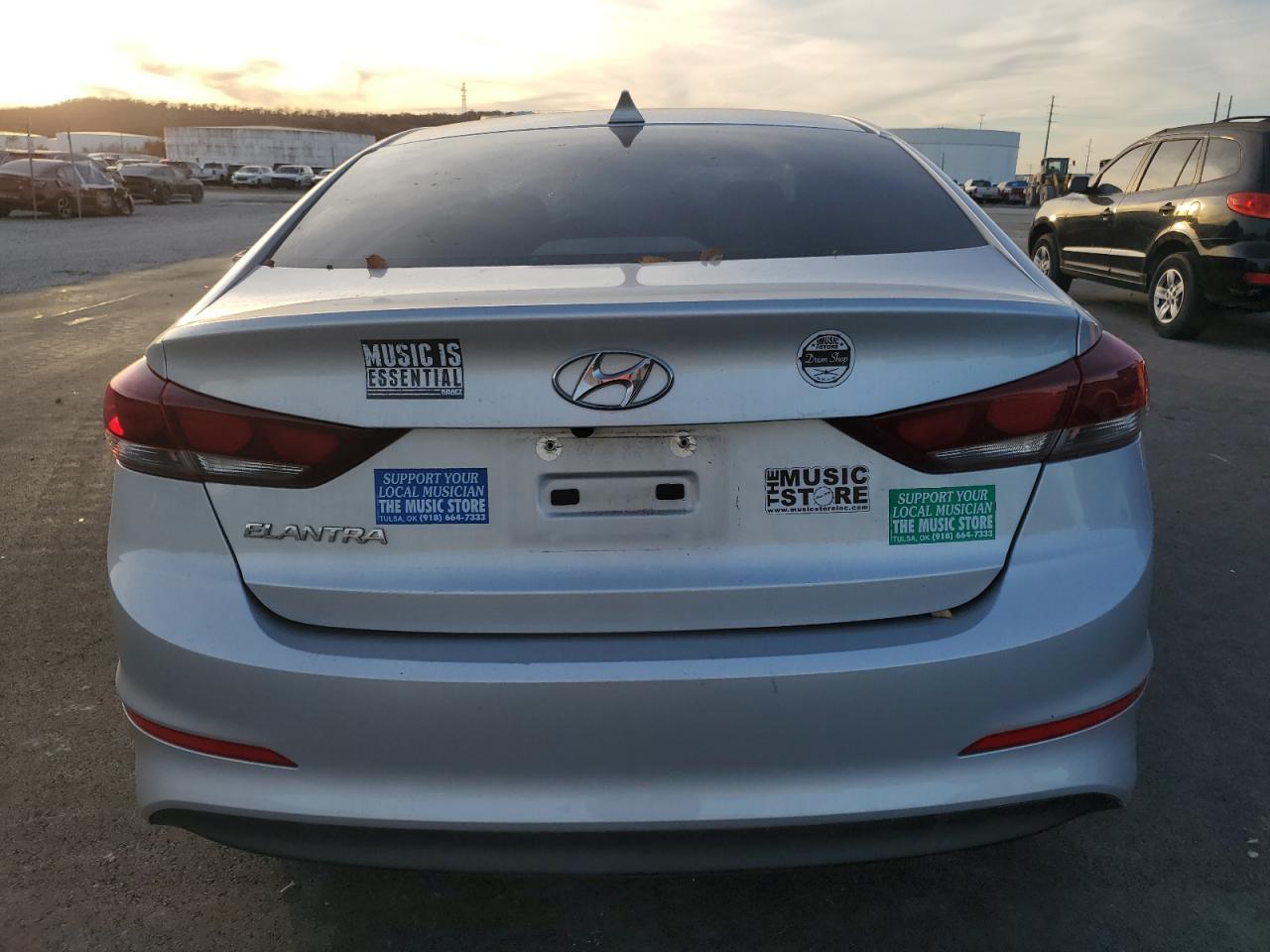 2018 HYUNDAI ELANTRA SEL photo 11