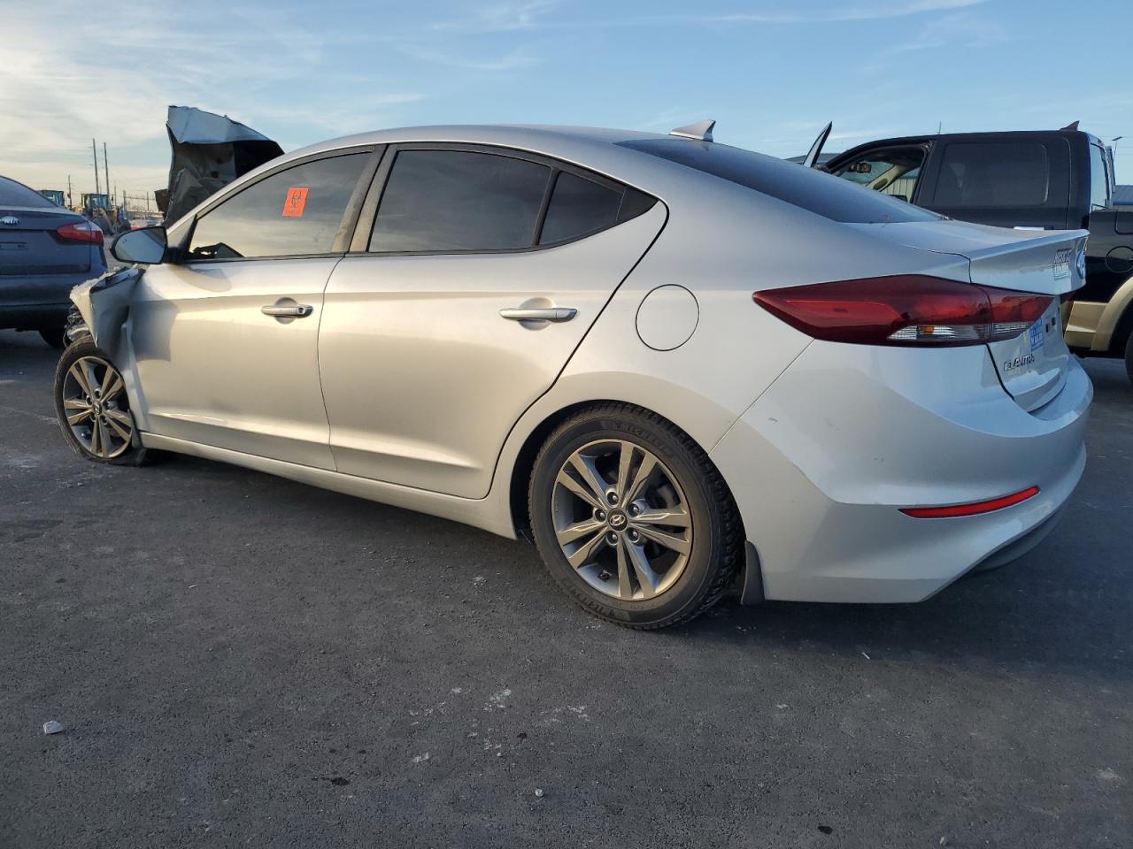 2018 HYUNDAI ELANTRA SEL photo 3