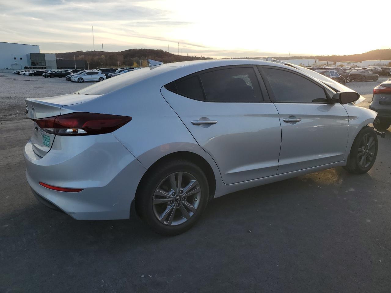 2018 HYUNDAI ELANTRA SEL photo 5