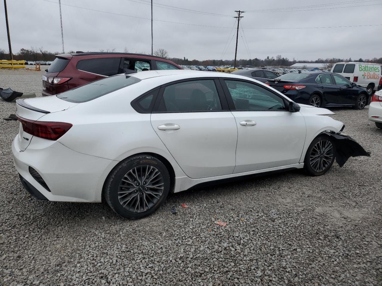2024 KIA FORTE GT LINE photo 5