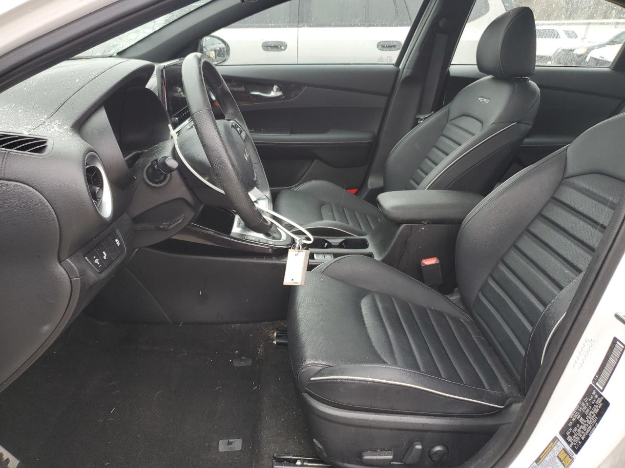 2024 KIA FORTE GT LINE photo 13