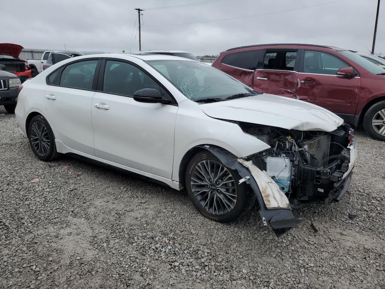 2024 KIA FORTE GT LINE photo 7