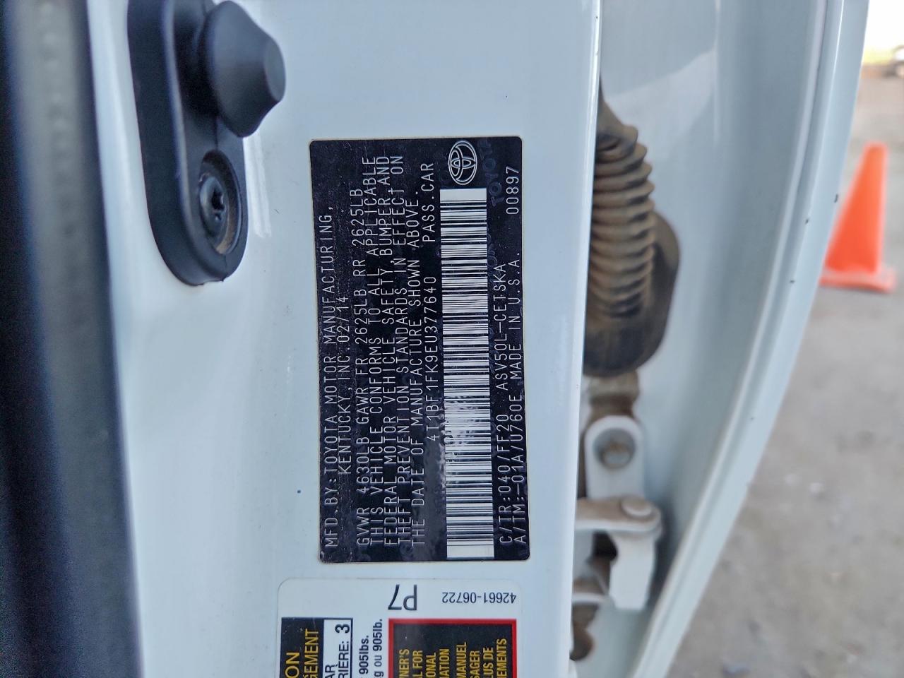 2014 TOYOTA CAMRY L photo 34
