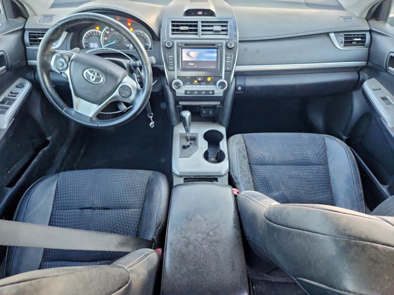 2014 TOYOTA CAMRY L photo 22