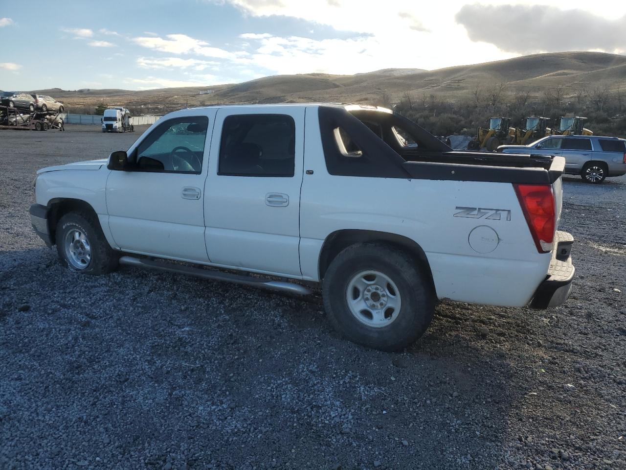 2005 CHEVROLET AVALANCHE K1500 photo 2