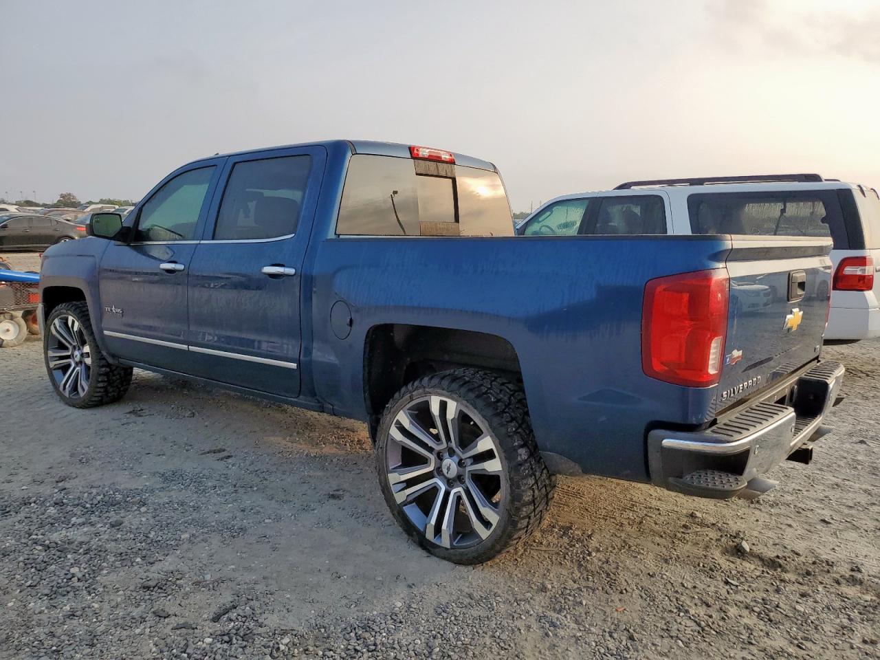 2017 CHEVROLET SILVERADO C1500 LTZ photo 3