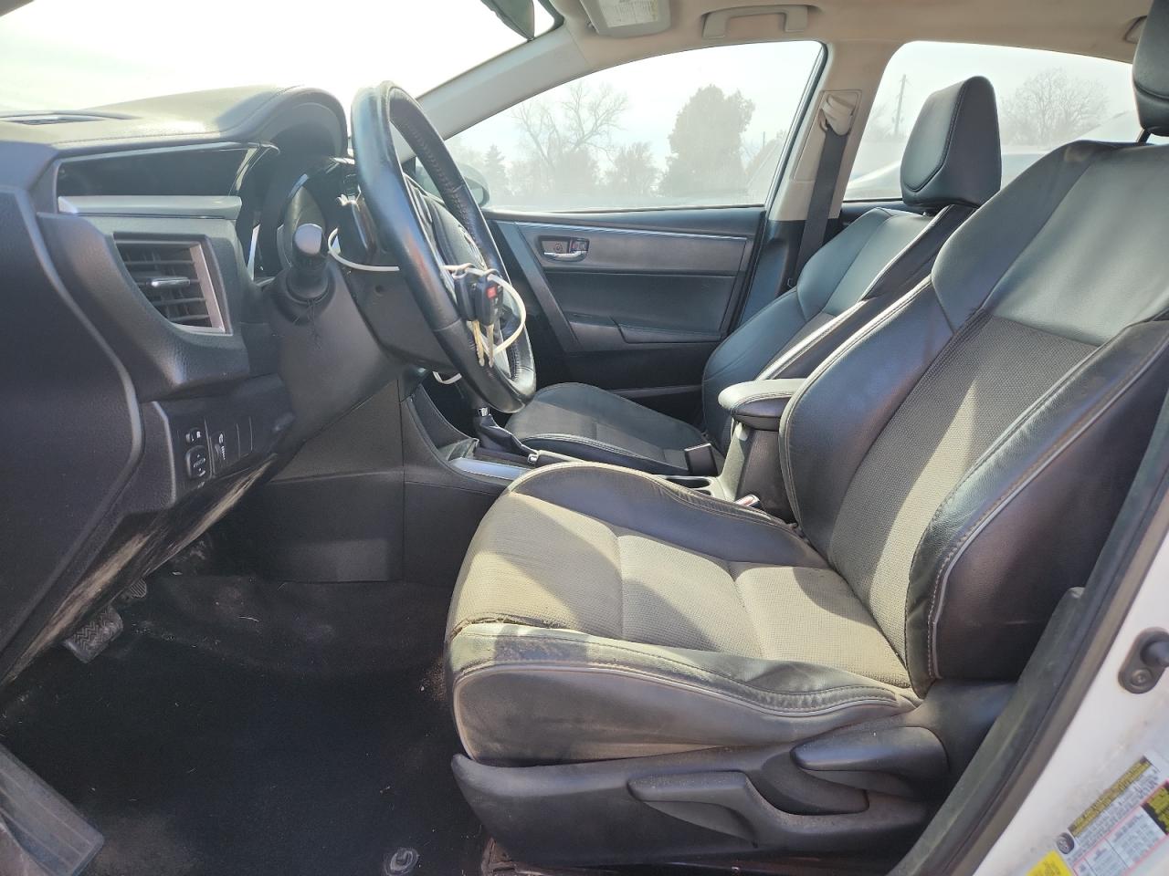 2015 TOYOTA COROLLA L photo 13