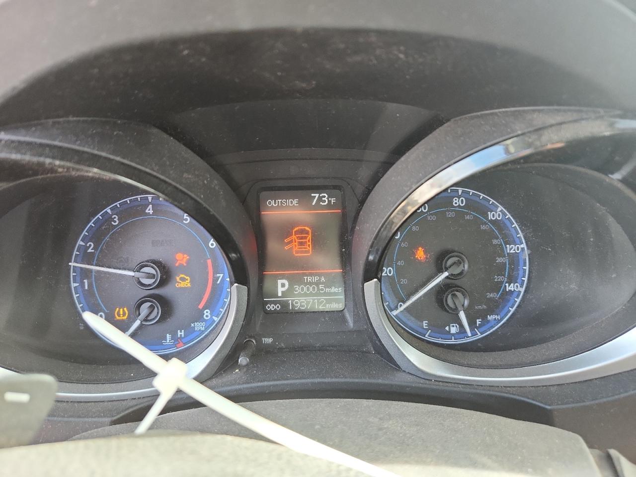 2015 TOYOTA COROLLA L photo 17