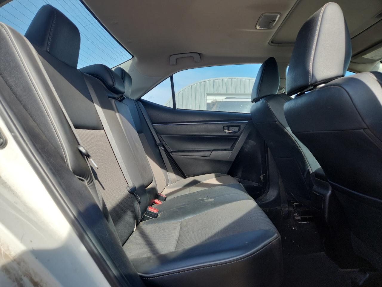 2015 TOYOTA COROLLA L photo 19